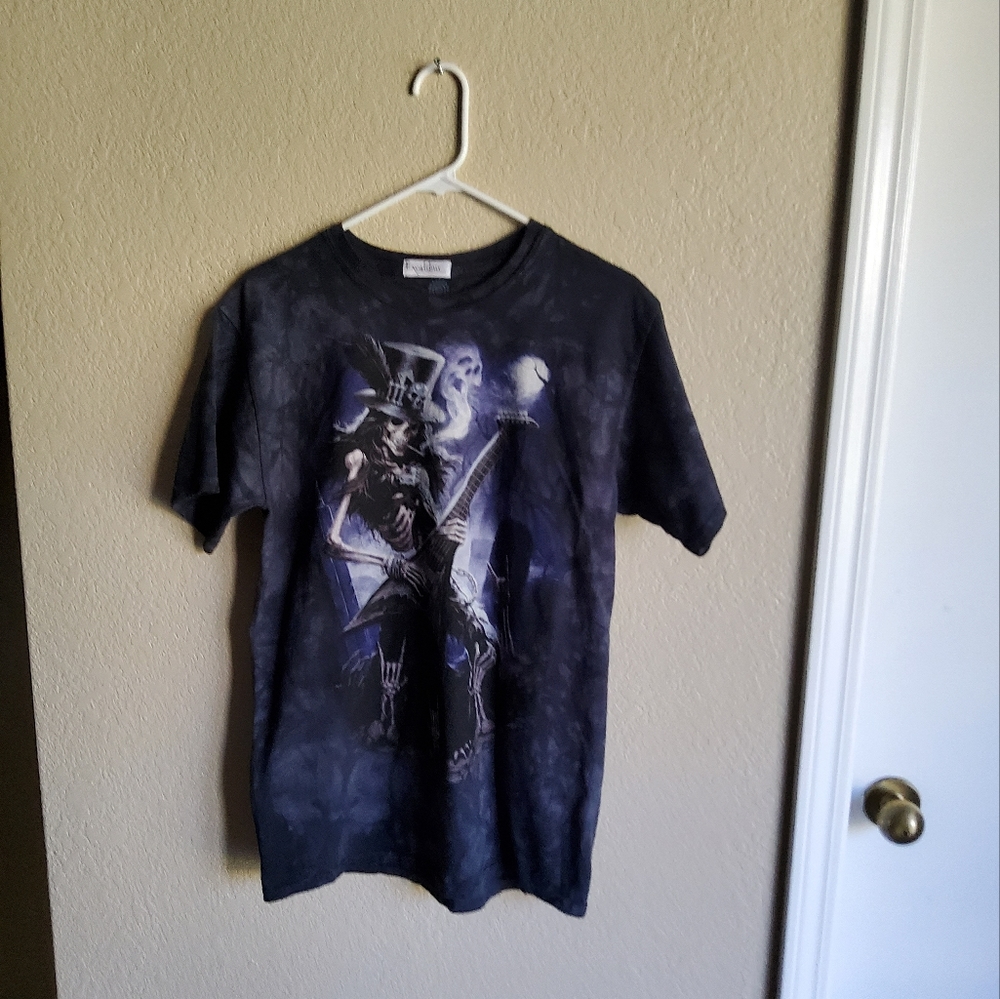 The Mountain Skeleton Guitar Excalibur Hotel Vegas shirt, M
